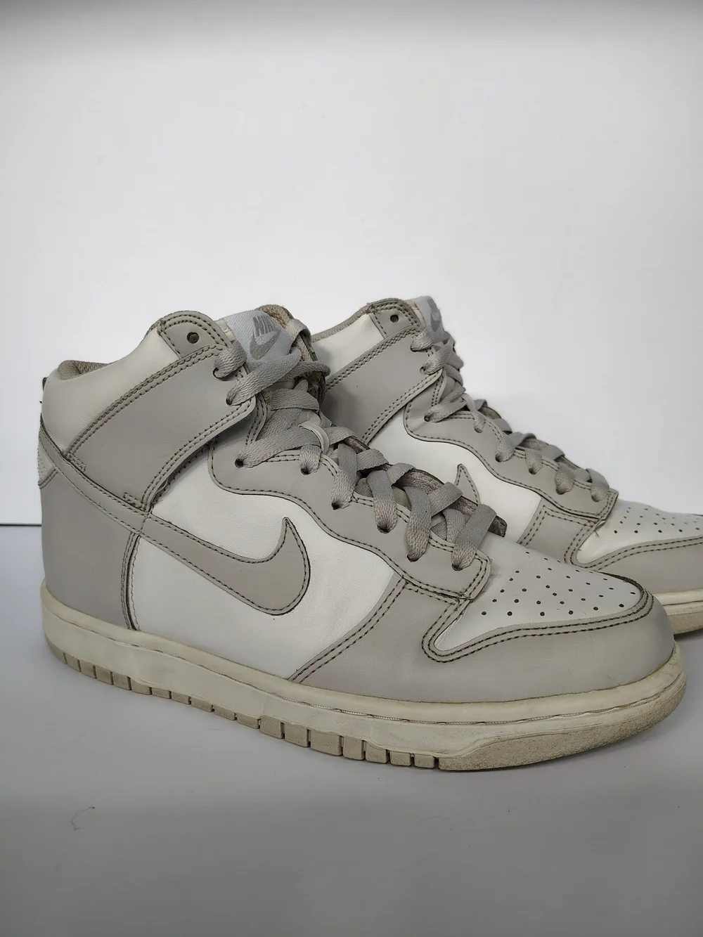 Nike Youth 7 High-Top Sneakers in Light Gray and White